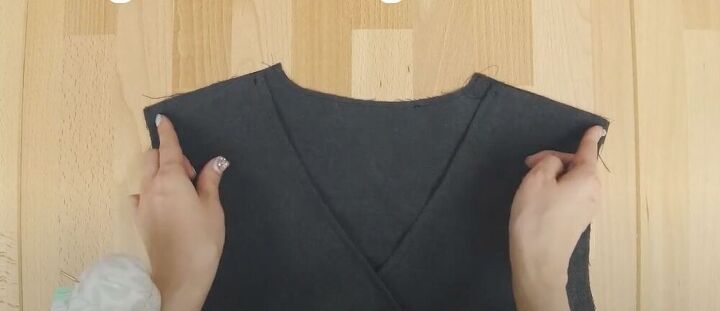 do it yourself how to make your own wrap top, Align the shoulders and sew together