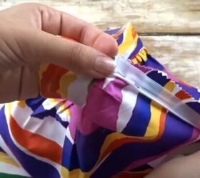 learn how to sew a gathered skirt, Pin on the zipper