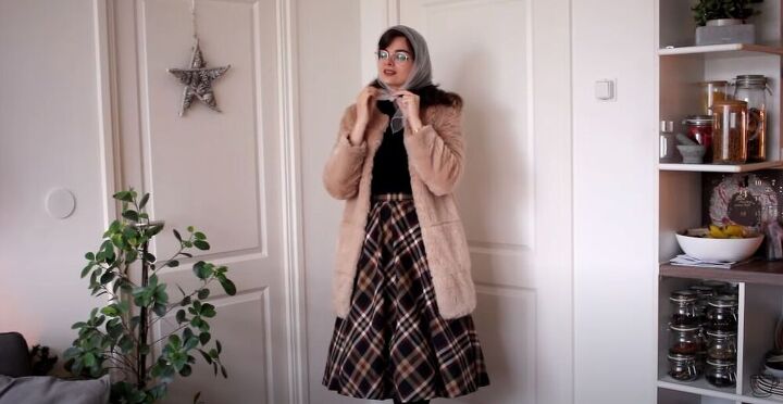 outfit inspo vintage style winter outerwear, Leave the coat open