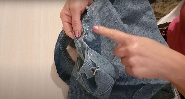 thrift flip how to upcycle jeans, Pin the armholes