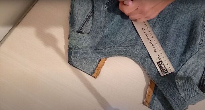 thrift flip how to upcycle jeans, Stencil the markings for the crystals