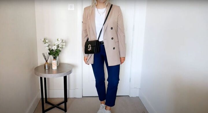 2020 outfit ideas mixing formal and casual, Add a blazer