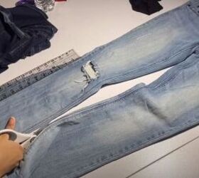 diy distressed jeans, Cut open the side seam