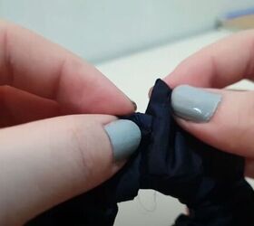 2 ways to make a diy scrunchie, Overlap the ends