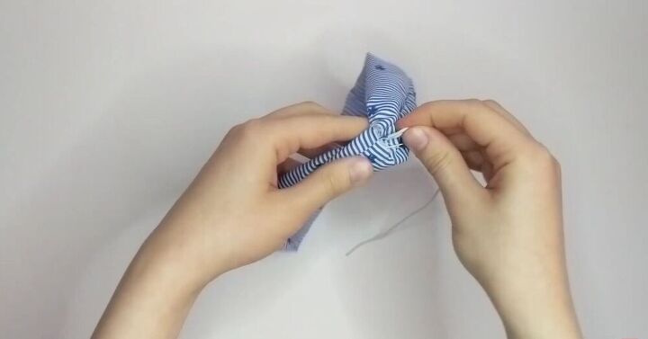 how to sew diy hair scrunchies by hand, Elastic inside hair scrunchie