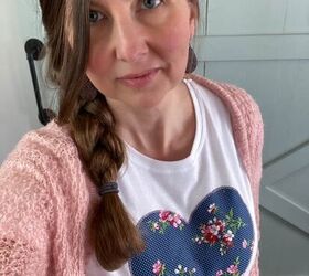 how to fabric applique a t shirt, Awkward selfie to show you the stitches