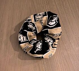 5 Minute Football Themed Scrunchie