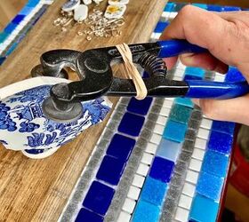 How to Create a Unique Pendant Necklace From Willow Pattern China | Upstyle