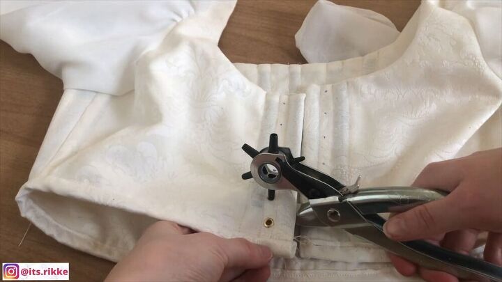 gorgeous corset top with sleeves pattern tutorial, Using a fabric hole puncher