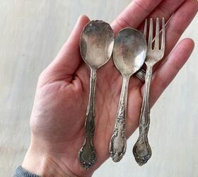 Instead of tossing those old unused pieces of silverware, check out this stunning and fun upcycle idea