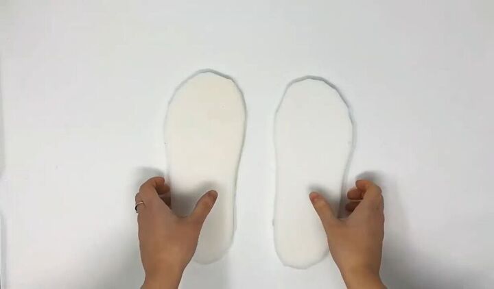 learn how to make a pair of slippers, Make slippers