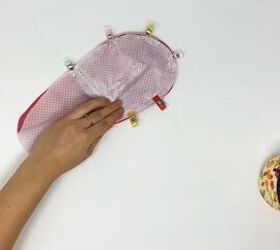 learn how to make a pair of slippers, Sewing slippers