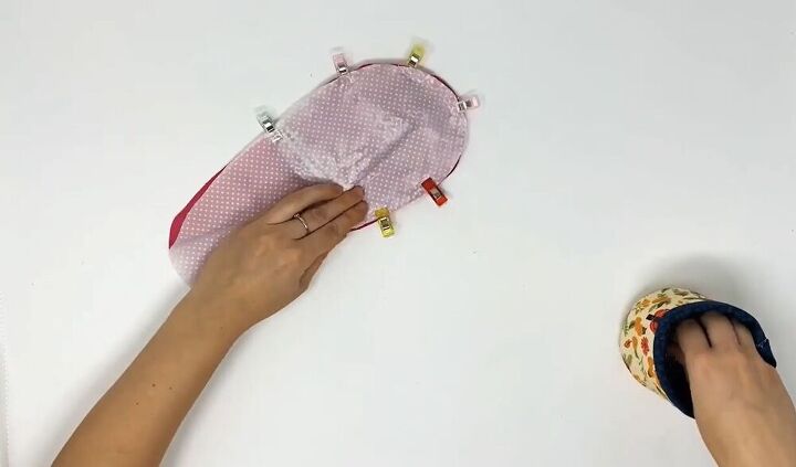 learn how to make a pair of slippers, Sewing slippers