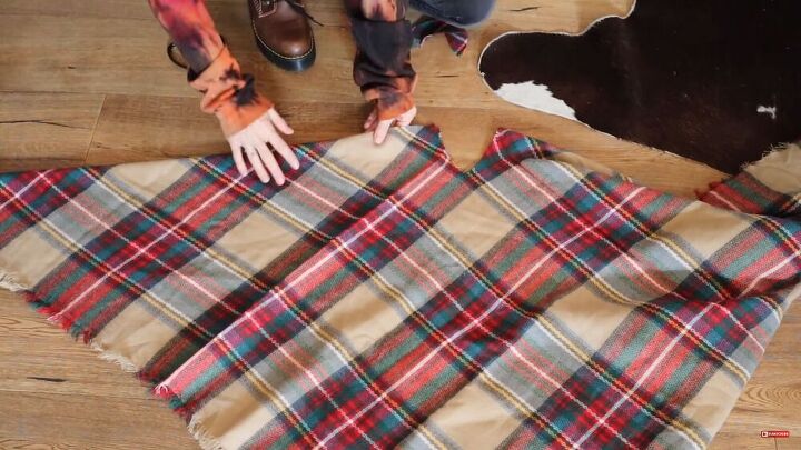 no sew diy poncho the ultimate tips and tricks, Make the neckhole