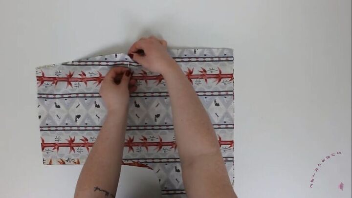 cute and easy diy shorts tutorial for beginners, Pin the fabric