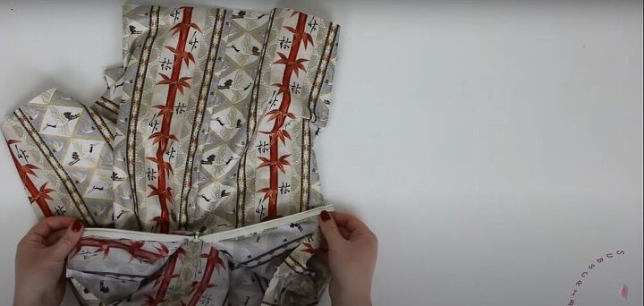 cute and easy diy shorts tutorial for beginners, Test the zipper