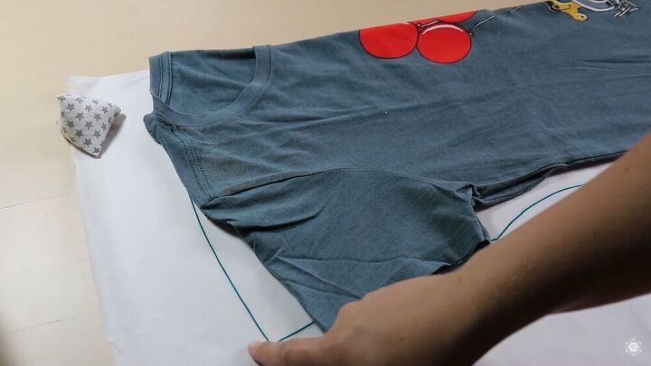 make a comfy diy shirt in a few easy steps, DIY shirt pattern