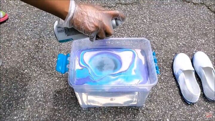 how to hydro dip shoes with spray paint super fun easy tutorial, Hydro dipping shoes with spray paint