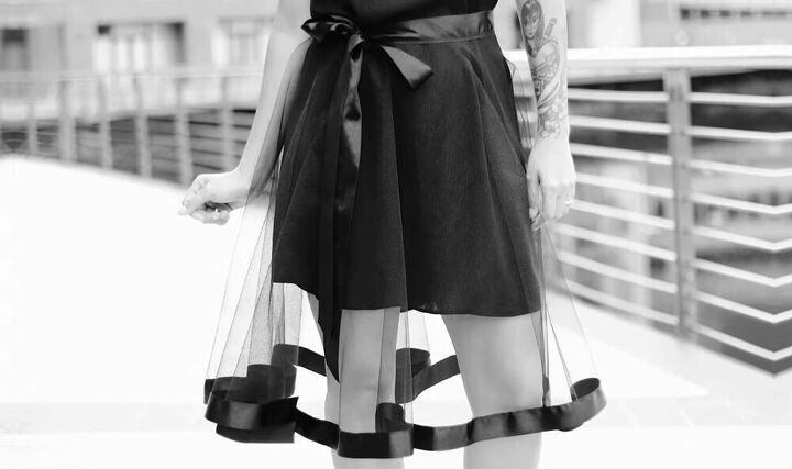 learn how to make a tulle skirt with ribbon hem, Basic DIY tulle skirt