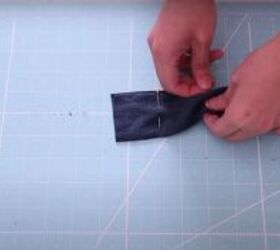 easy neckband tutorial for a v neck shirt, Pin the fabric