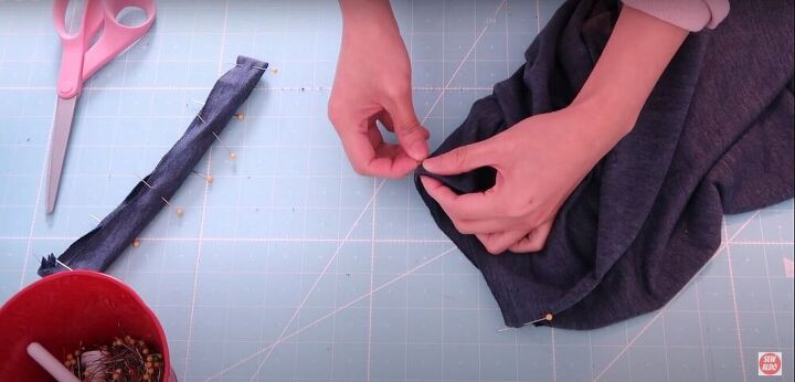 easy neckband tutorial for a v neck shirt, Use pins to mark the neck hole