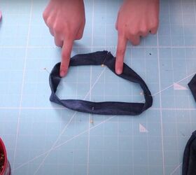 easy neckband tutorial for a v neck shirt, Use pins to mark the neckband