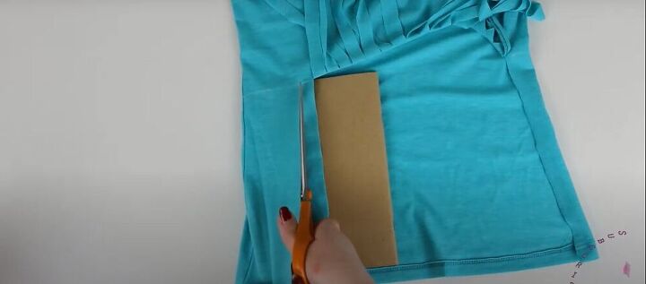 easy no sew beaded fringe top diy, Use cardboard for stability when cutting