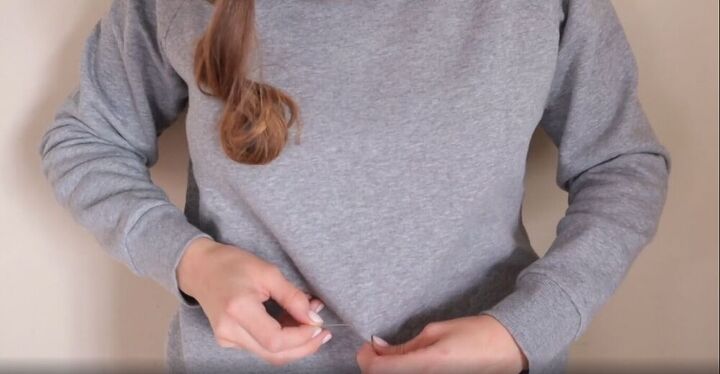 easy diy drawstring sweatsuit, Mark it with a pin