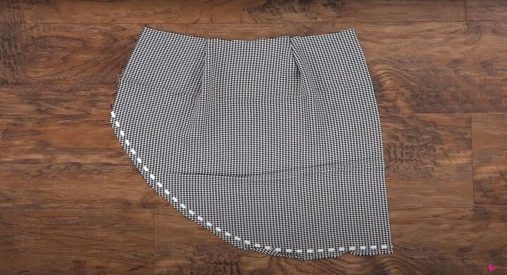 how to make a houndstooth dress, Stitch the edge