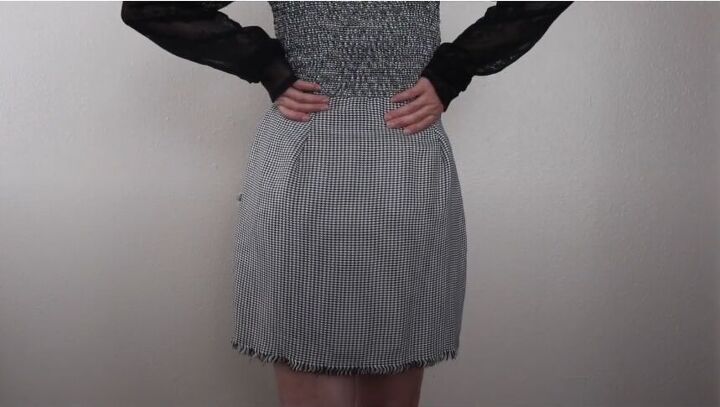 how to make a houndstooth dress, Houndstooth pinafore back
