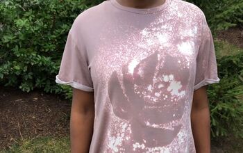 Make a Lovely Bleach Dye T-Shirt With a Leaf Pattern