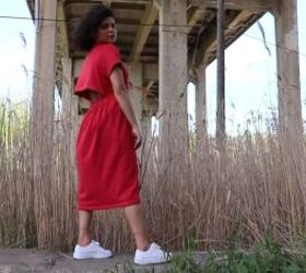 How to Sew a T-Shirt Dress With a Cutout in the Back