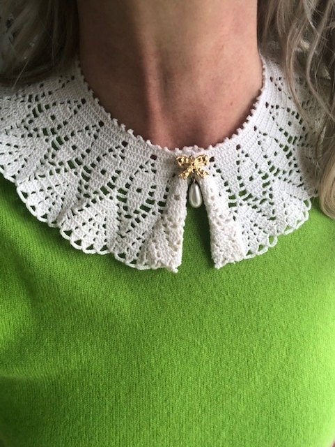 diy making collar from a doily