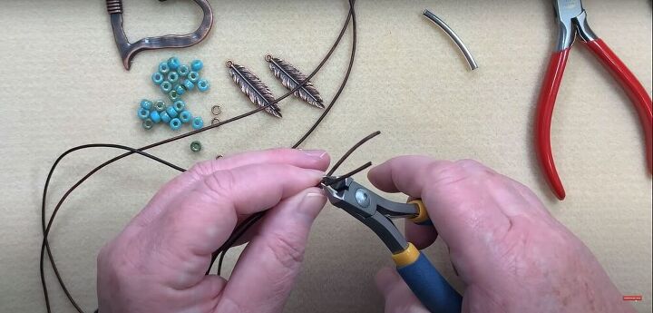 step by step beaded leather necklace tutorial, Leather and bead necklace tutorial