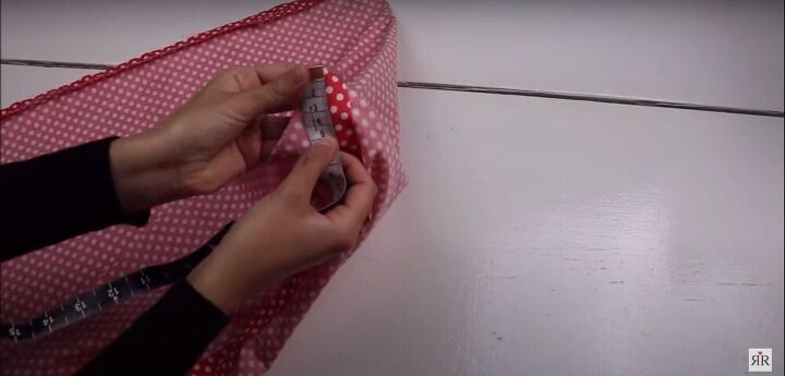 adorable diy tote bag tutorial, Measure the corners