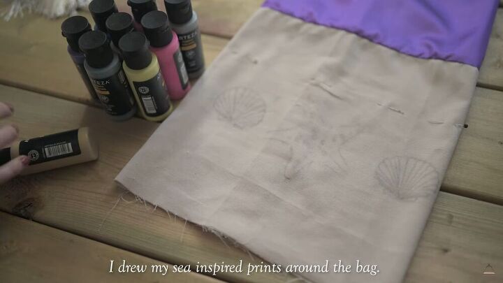 make your own sea inspired bucket bag, Draw seashells on the fabric
