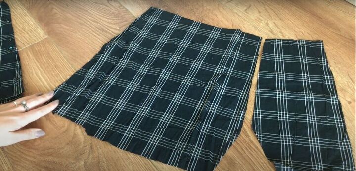 thrift flip mens pajama bottoms to diy skort, Cut out the second piece