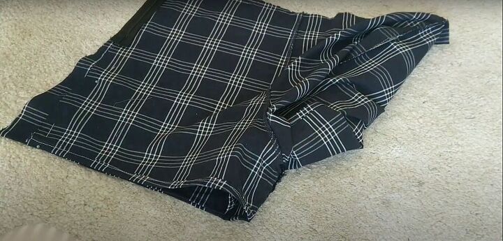 thrift flip mens pajama bottoms to diy skort, Leave room for the zipper