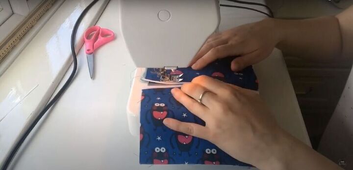 easy zipper pouch sewing tutorial, How to sew a zipper pouch