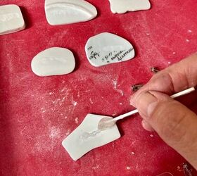 transforming your old crockery into quirky brooch pin, Glue back