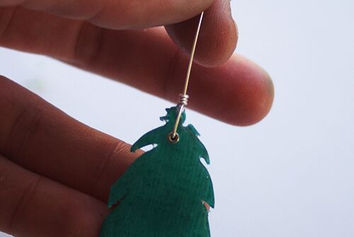 make paper feather earrings