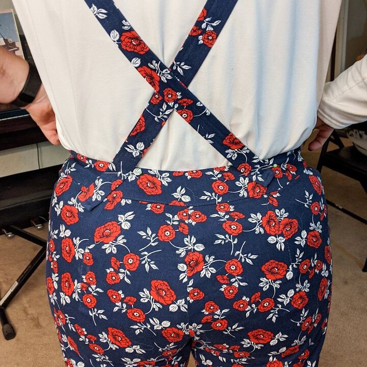 turn trousers into overalls with a removeable bib