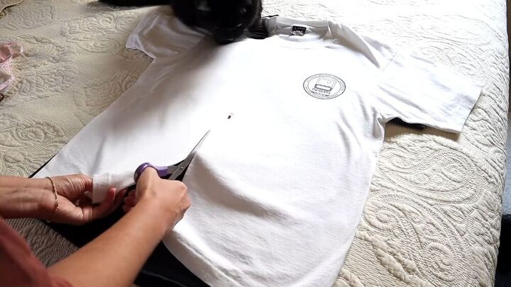 Make A Customized Half And Half T Shirt In 2 Simple Steps Upstyle Make A Customized Half And Half T Shirt In 2 Simple Steps Upstyle