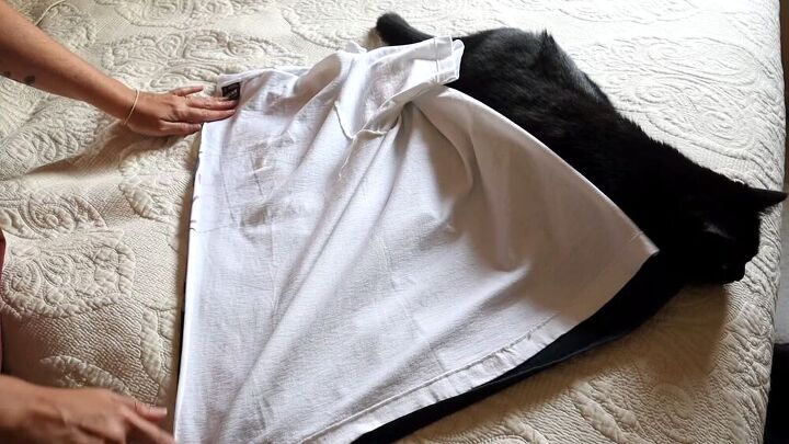 Make A Customized Half And Half T Shirt In 2 Simple Steps Upstyle Make A Customized Half And Half T Shirt In 2 Simple Steps Upstyle