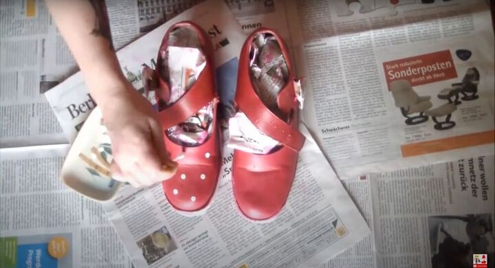 pretty polka dot paint shoes, How to paint shoes
