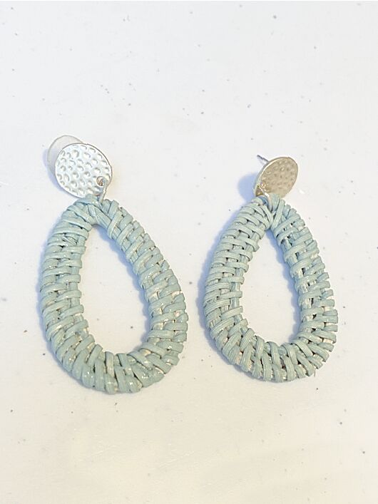 how to paint rattan earrings