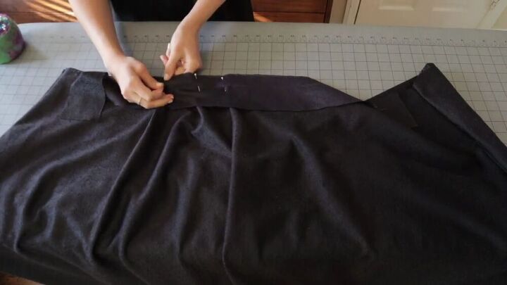 make a geena davis oscars inspired curtain dress