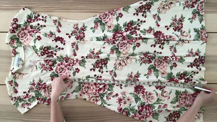 Jaw-Dropping Thrift Flip: Reformation Juliette Dress | Upstyle Jaw-Dropping Thrift Flip: Reformation Juliette Dress | Upstyle