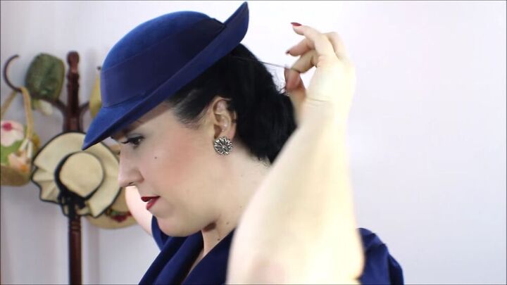 find out how to wear a hat the vintage way, How to keep a hat on your head