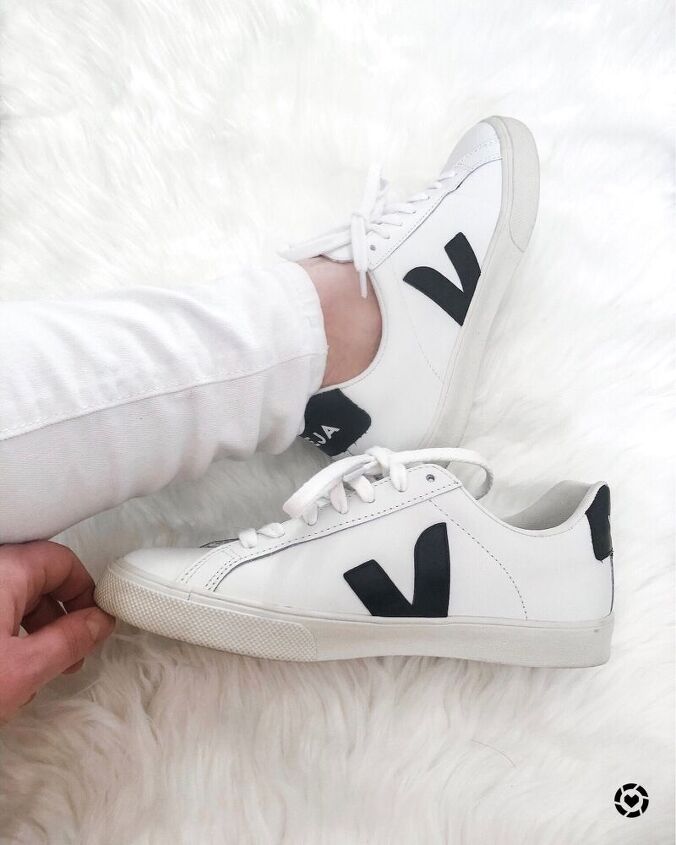 sharing 4 lifestyle sneakers for everyday wear, Black white Veja sneakers